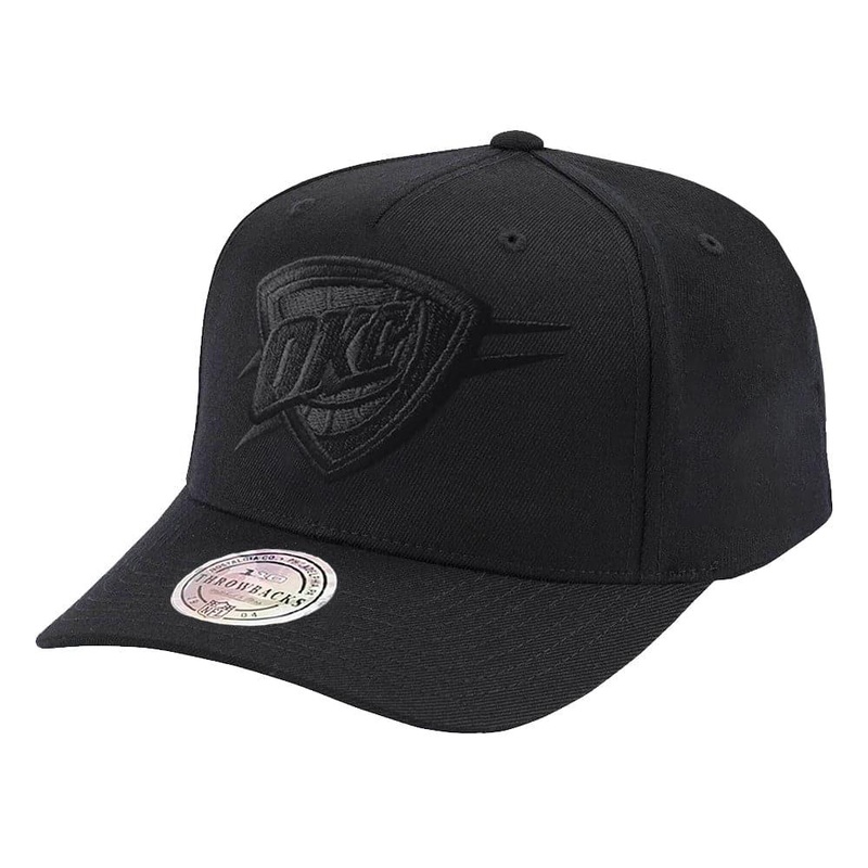 Oklahoma City Thunder Mitchell & Ness NBA All Black 110 Curve Snapback Hat