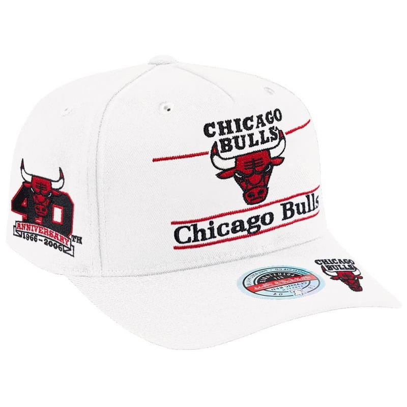 Chicago Bulls Mitchell & Ness NBA Show Up Classic Red Snapback Hat – Off White