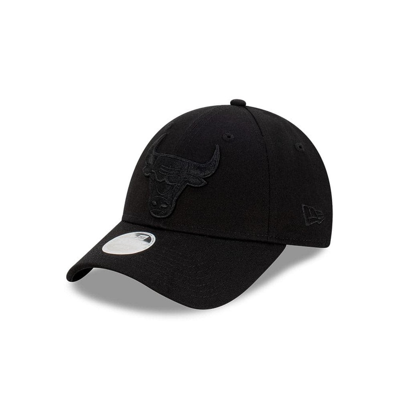 Womens Chicago Bulls New Era NBA Black On Black 9FORTY Strapback Hat – Black