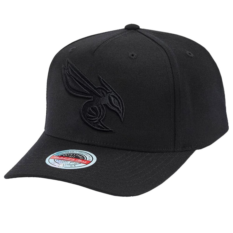 Charlotte Hornets Mitchell & Ness NBA Black On Black Classic Red Snapback Hat