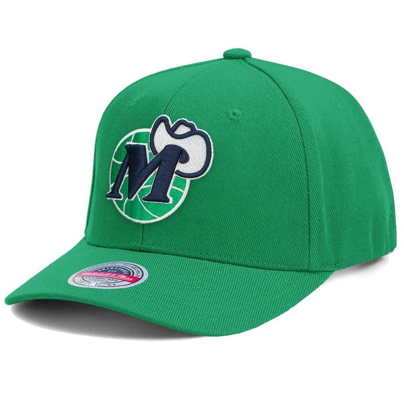 Dallas Mavericks Mitchell & Ness NBA HWC Classic Red Snapback Hat – Green