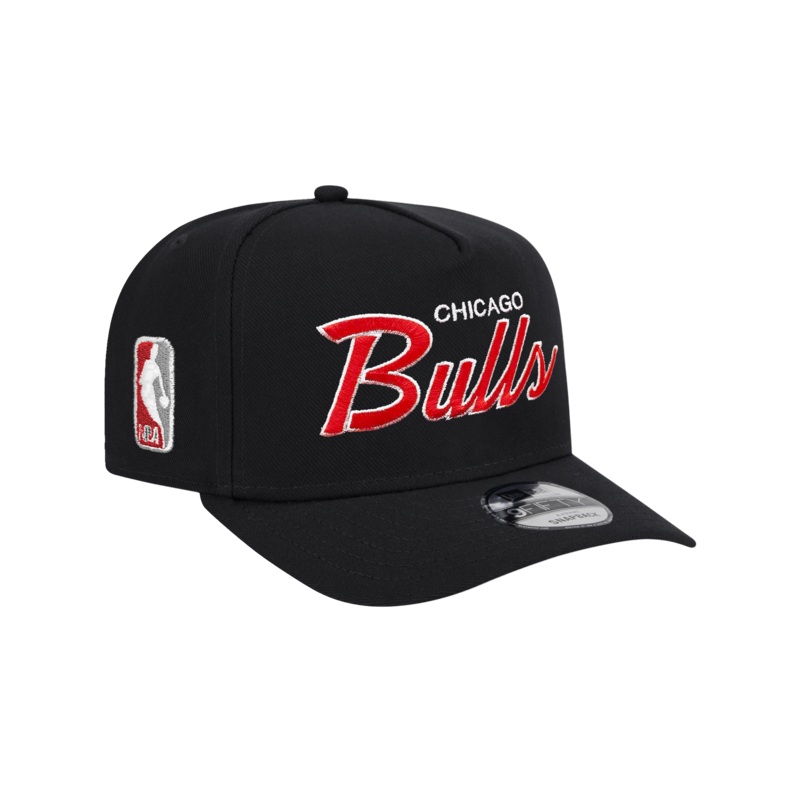 Chicago Bulls New Era NBA Script 9FIFTY Pre-Curved A-Frame Snapback Hat – Black