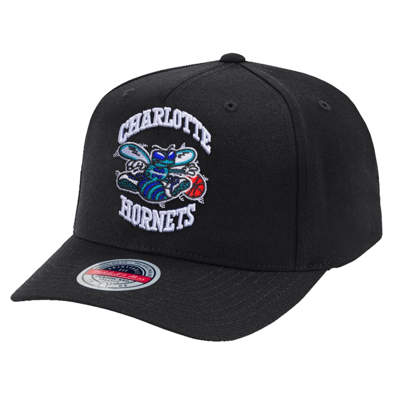 Charlotte Hornets Mitchell & Ness NBA HWC Classic Red Snapback Hat – Black