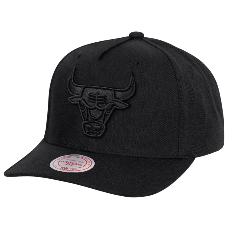 Chicago Bulls Mitchell & Ness NBA All Black MVP Snapback Hat – Black