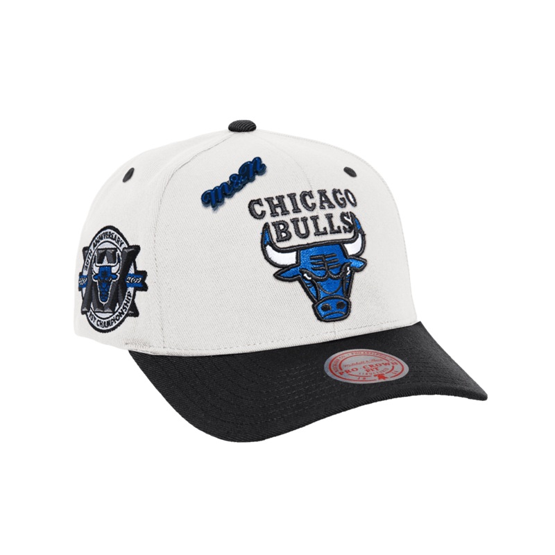 Chicago Bulls Mitchell & Ness NBA Launch Pro Crown Snapback Hat – Off White