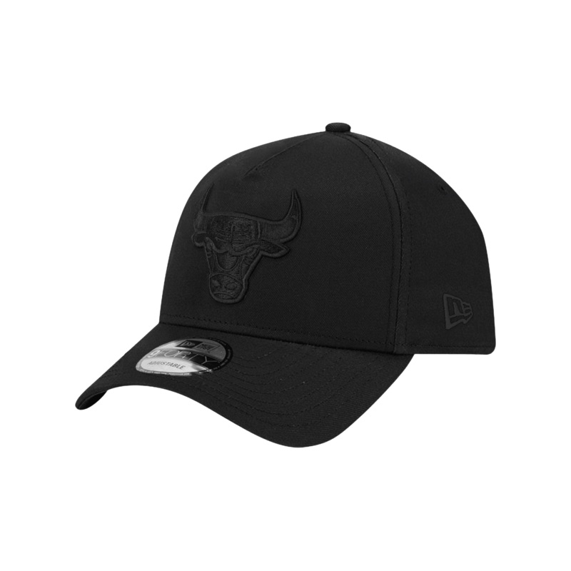 Chicago Bulls New Era NBA Black On Black 9FORTY A-Frame Snapback Hat