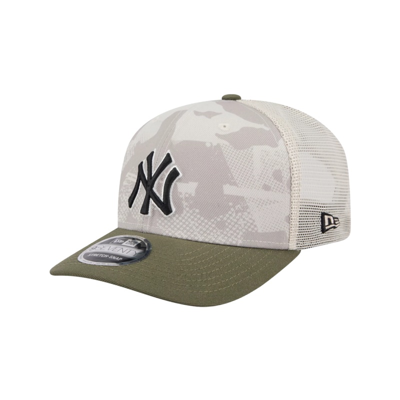 New York Yankees New Era MLB Armed Forces 2025 9SEVENTY Stretch-Snapback Hat